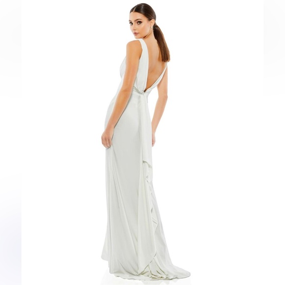 MAC DUGGAL white Sleeveless V Neck Jersey Gown - Picture 2 of 5